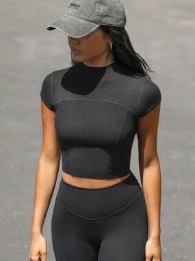 Joah Brown Contrast Stitch Crop Tee - Black Rib - Good Condition